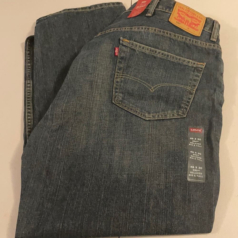 New With Tag Men Levi’s 550 Size 46wx30L